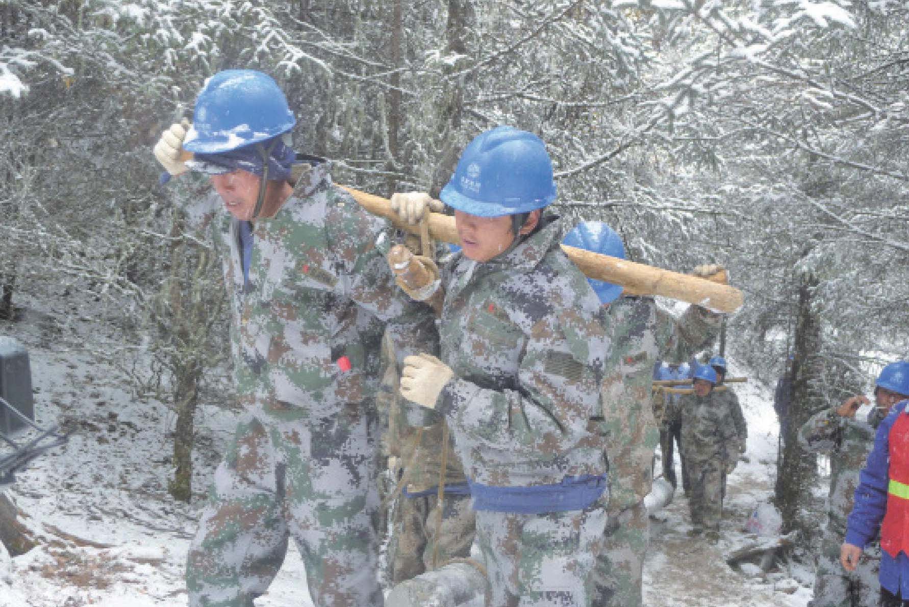 凉山:告别松明油灯 电亮彝家新寨